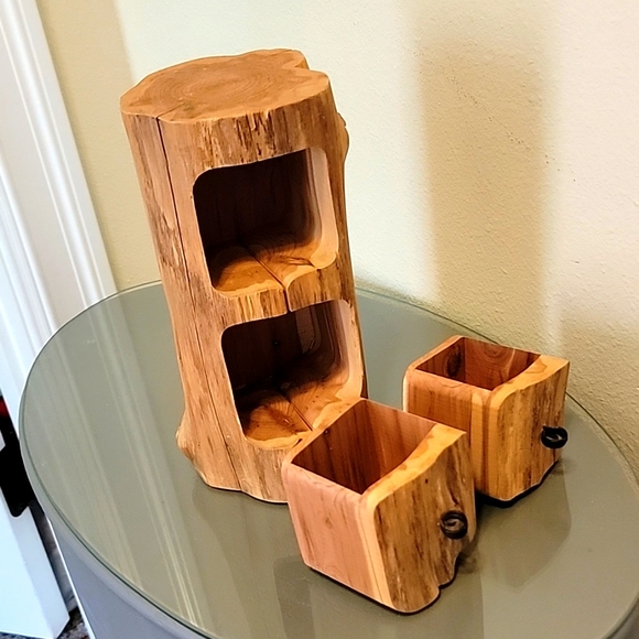 Artisan made wood trinket box - Picture 4 of 8